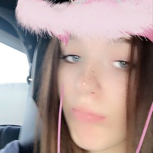 Meet your Posher, Caleigh